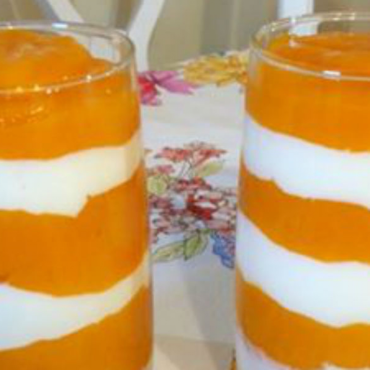 Cel mai bun desert pentru mici si mari: Iaurt cu piure de mango