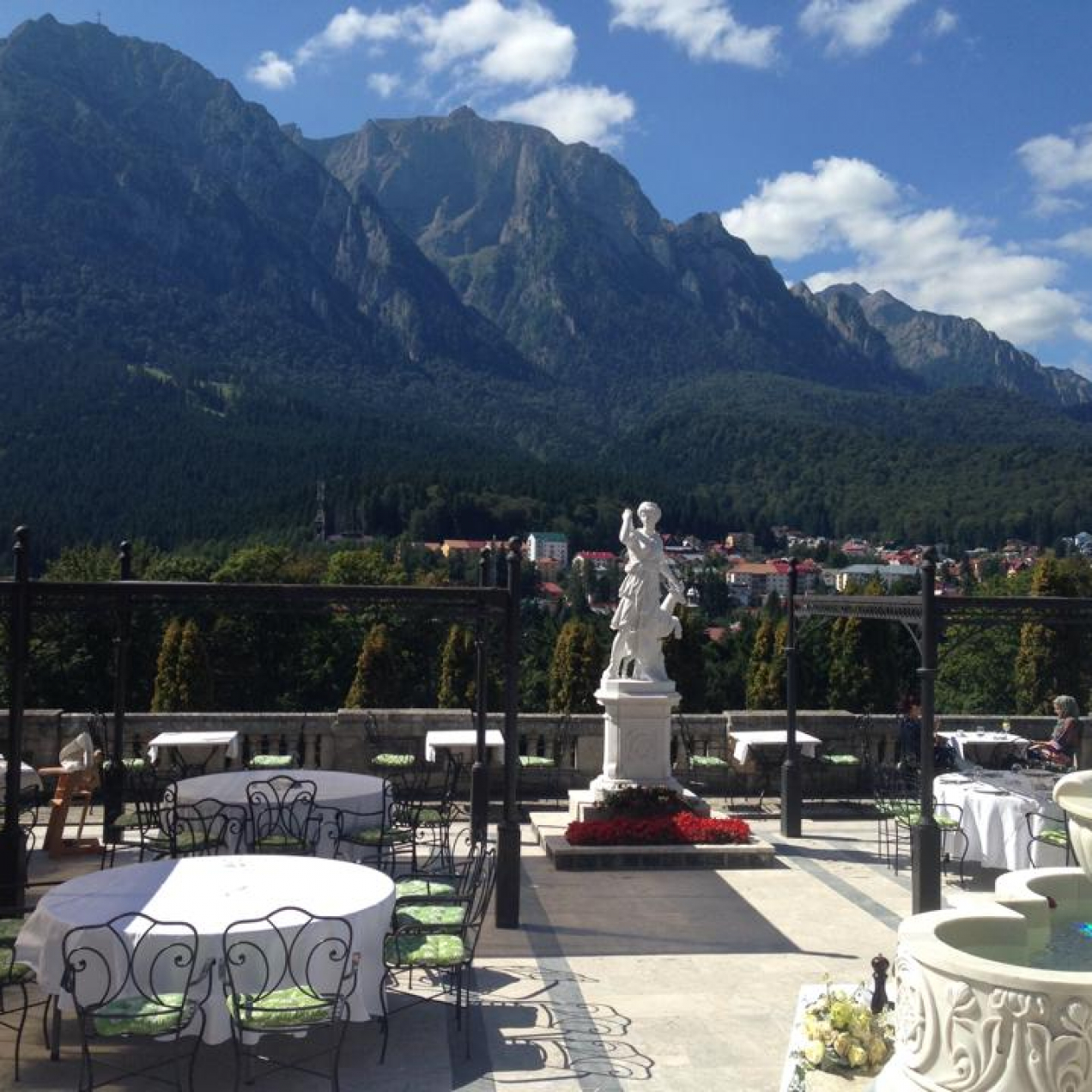 Ce secrete ascunde Castelul Cantacuzino din Busteni